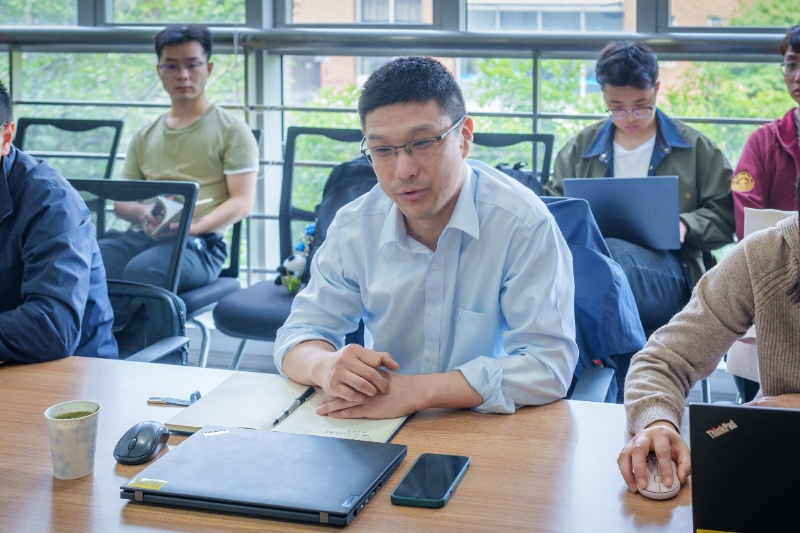 1745325804889880.jpg 图4:王强介绍企业概况_resized.jpg